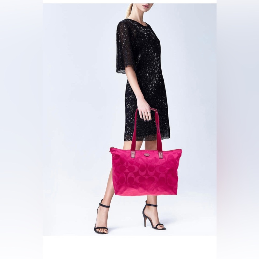 Authentic Coach Large Pink Duffle Bag | Travel Bag | Coach| - Picture 1 of 13